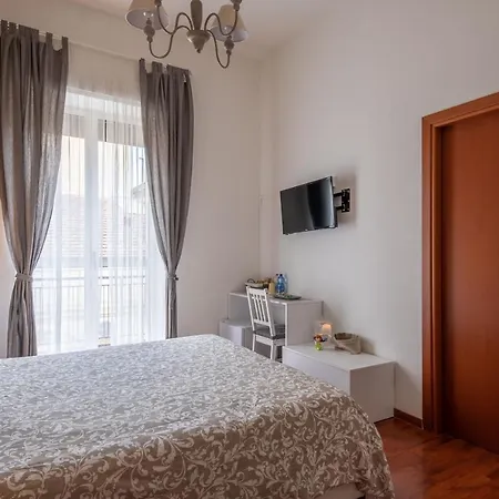 Della Stazione Couette-café 4*