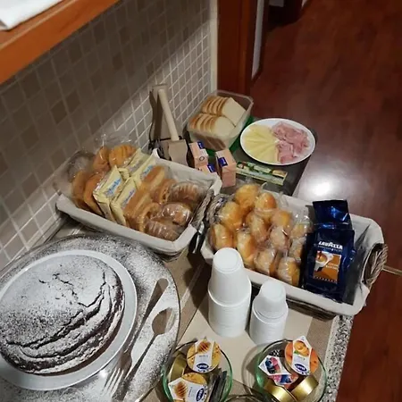 Couette-café Della Stazione 4*