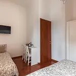Della Stazione Oda ve Kahvaltı 3*