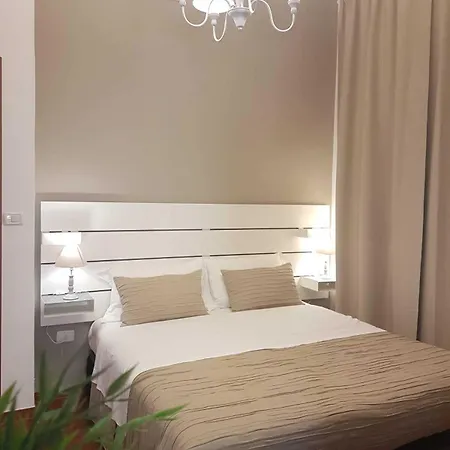 Della Stazione B&B 산세베로
